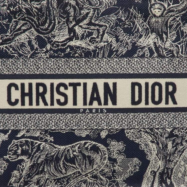 Pre Owned Dior Navy Blue/Beige Toile De Jouy Embroidered Canvas Medium Book Tote