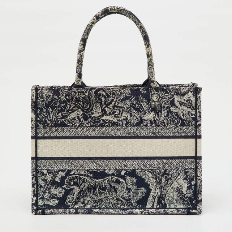 Pre Owned Dior Navy Blue/Beige Toile De Jouy Embroidered Canvas Medium Book Tote