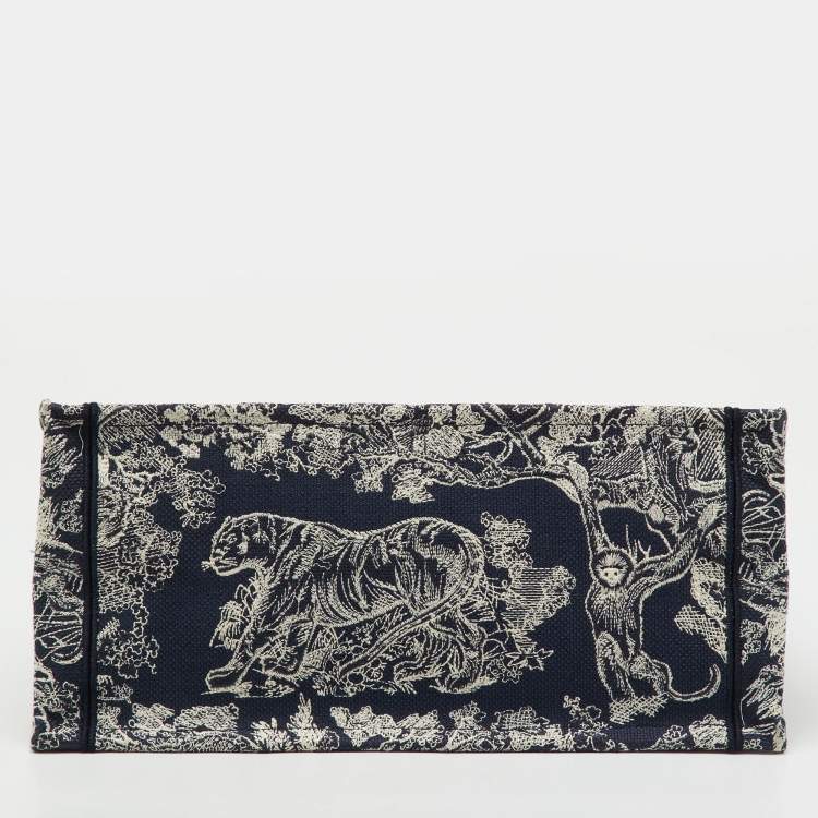 Pre Owned Dior Navy Blue/Beige Toile De Jouy Embroidered Canvas Medium Book Tote