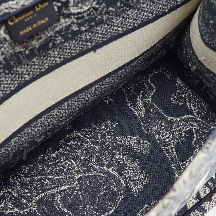 Pre Owned Dior Navy Blue/Beige Toile De Jouy Embroidered Canvas Medium Book Tote