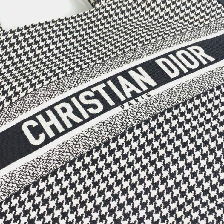 Pre Owned Christian Dior Dior Houndstooth Embroidered Book Tote Canvas Shoulder Bag In White/Black