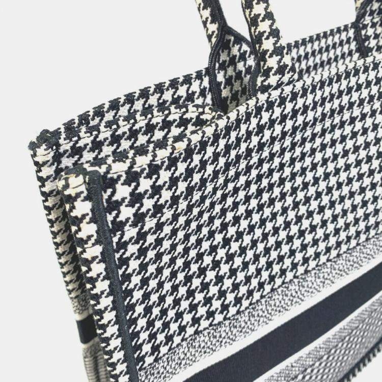 Pre Owned Christian Dior Dior Houndstooth Embroidered Book Tote Canvas Shoulder Bag In White/Black
