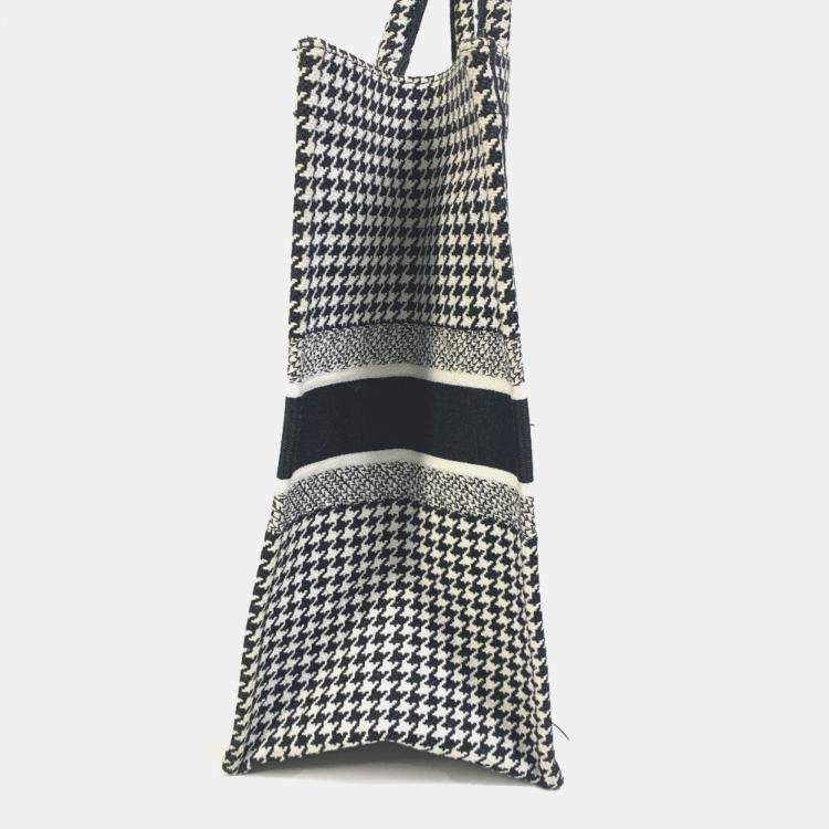 Pre Owned Christian Dior Dior Houndstooth Embroidered Book Tote Canvas Shoulder Bag In White/Black