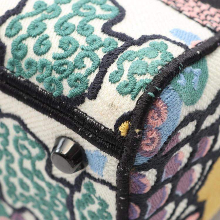 Pre Owned Christian Dior Dior Lady D-Lite Medium Handbag  Canvas  White  Multicolor
