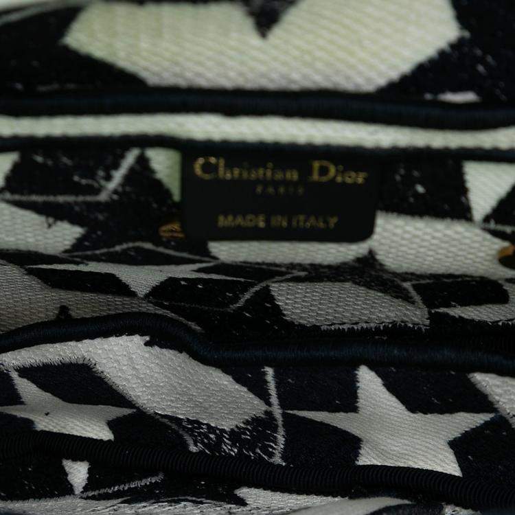 مملوكة مسبقًا Dior White Embroidered Canvas Stars Saddle Bag