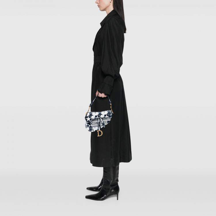 مملوكة مسبقًا Dior White Embroidered Canvas Stars Saddle Bag