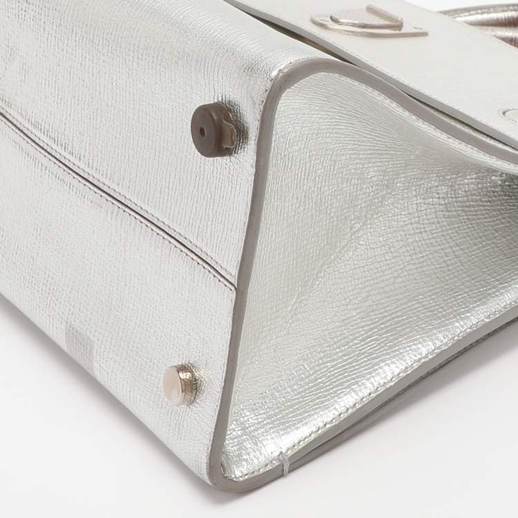 Pre Owned Dior Metallic Silver Leather Medium Diorever Bag