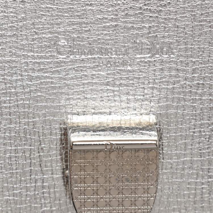 Pre Owned Dior Metallic Silver Leather Medium Diorever Bag