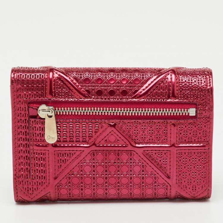 Pre Owned Dior Red Micro Cannage Patent Leather Diorama Trifold Wallet