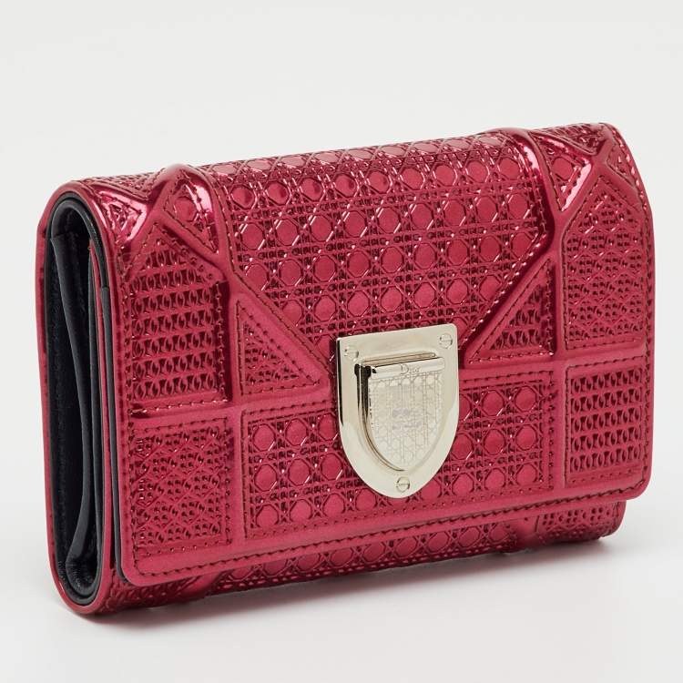 Pre Owned Dior Red Micro Cannage Patent Leather Diorama Trifold Wallet