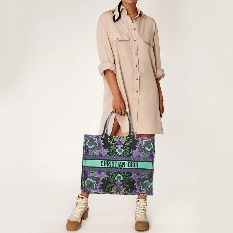 Pre Owned Dior Embroidered Book Large Multicolor Canvas Tote