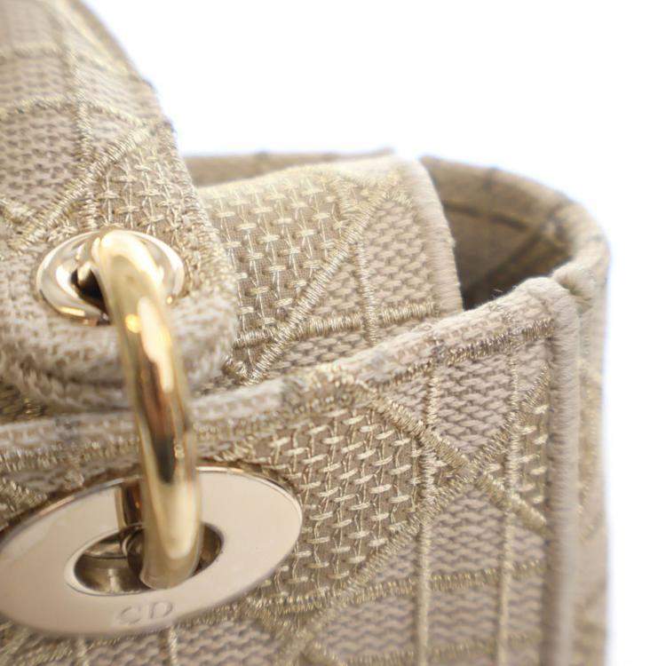 مملوكة م سبقًا Christian Dior Medium Embroidered Lady D-Lite