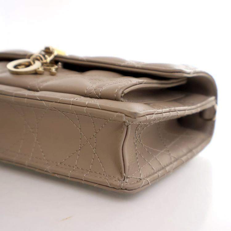 Pre Owned Dior Lambskin Daily Pouch With Chain