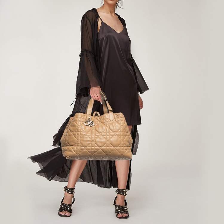 مملوكة مسبقًا Dior Toujours Large Tan Macrocannage Leather Tote
