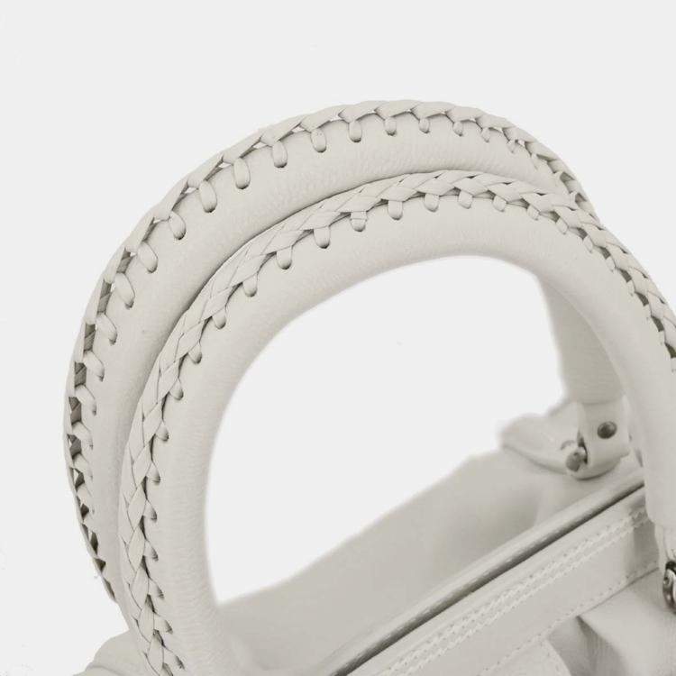 Pre Owned Christian Dior Off-white Leather Handbag