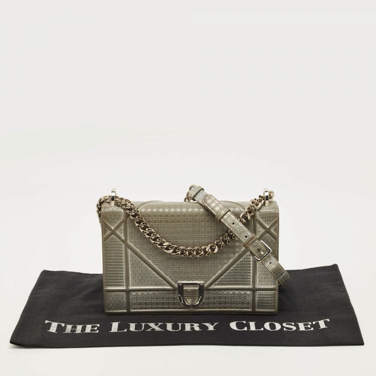 Pre Owned Dior Diorama Medium Silver Patent Leather Shoulder Bag