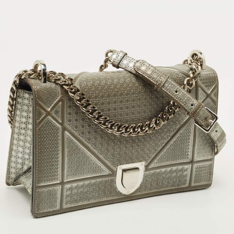 Pre Owned Dior Diorama Medium Silver Patent Leather Shoulder Bag