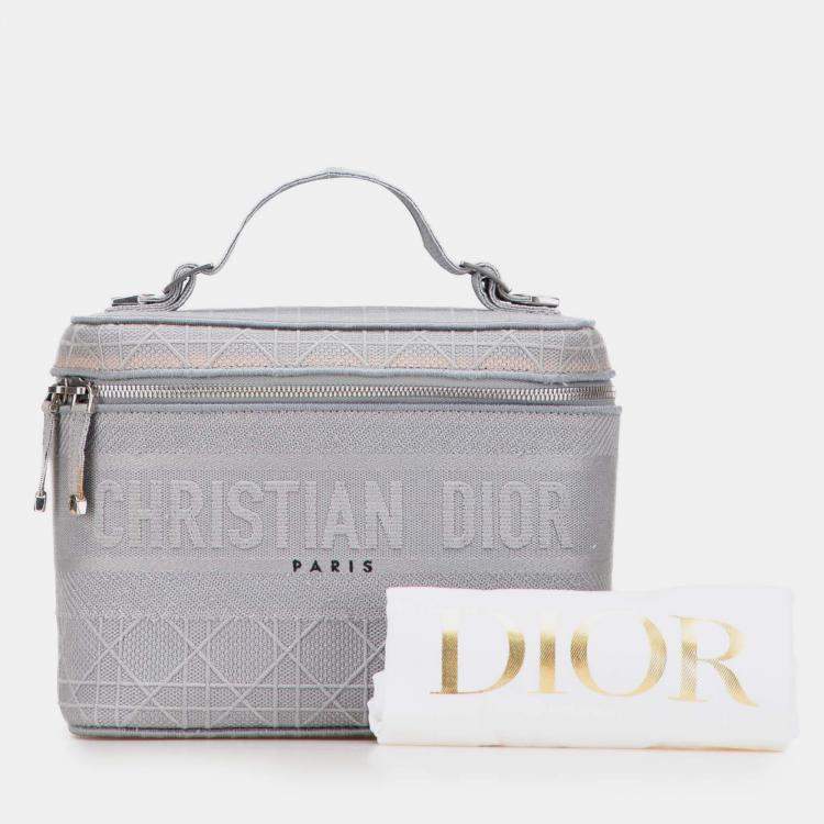 مملوكة مسبقًا Dior Grey Canvas Cannage Diortravel Vanity Case