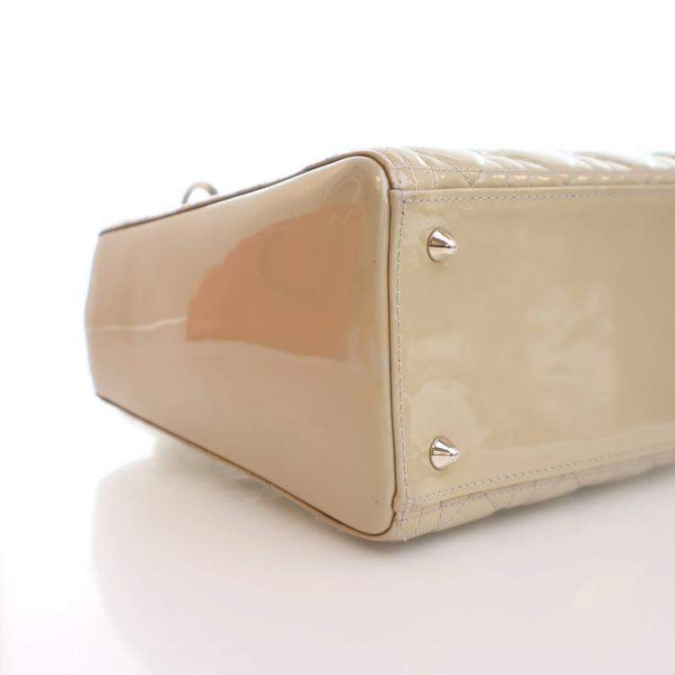 مملوكة مسبقًا Dior Medium Beige Cannage Patent Lady Dior