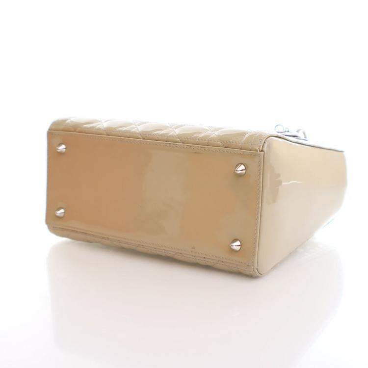 مملوكة مسبقًا Dior Medium Beige Cannage Patent Lady Dior