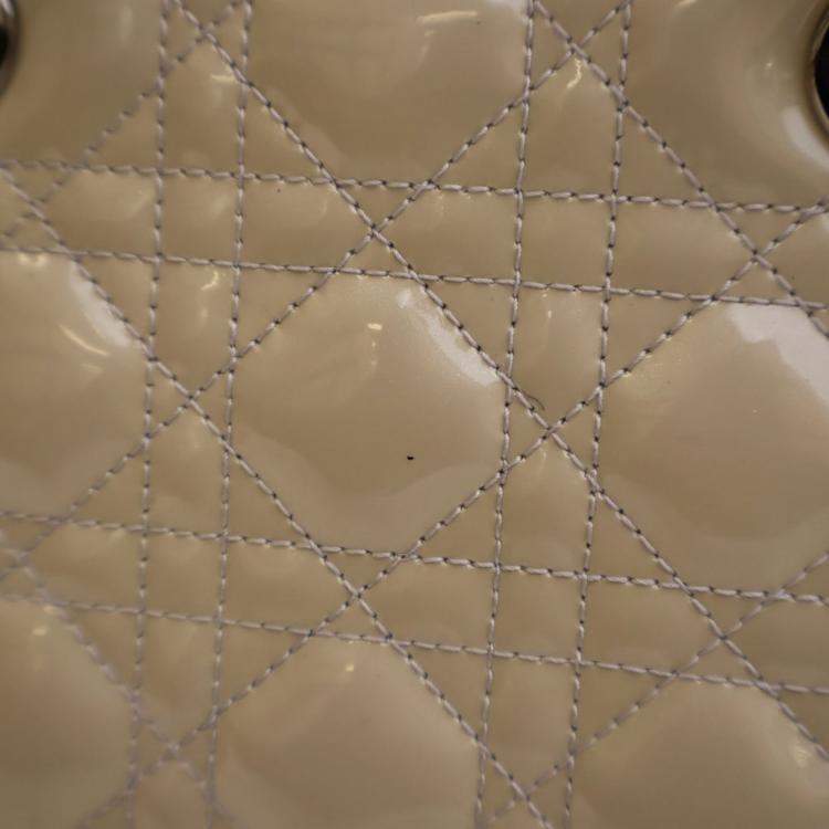 مملوكة مسبقًا Dior Medium Beige Cannage Patent Lady Dior