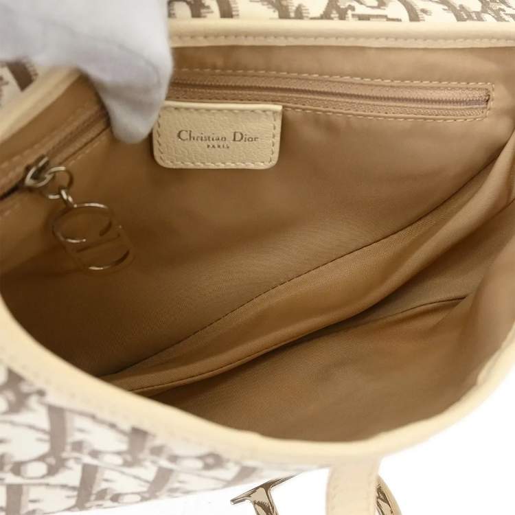 مملوكة مسبقًا Christian Dior Off-white Embroidered Trotter Saddle Handbag