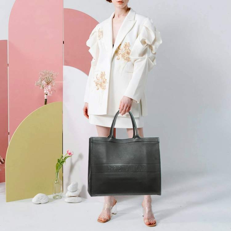 مملوكة مسبقًا Dior Book Large Black Leather Tote