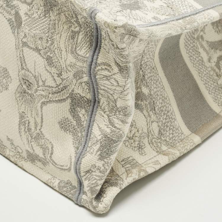 Pre Owned Dior Book Medium Grey/White Toile de Jouy Embroidered Canvas Tote