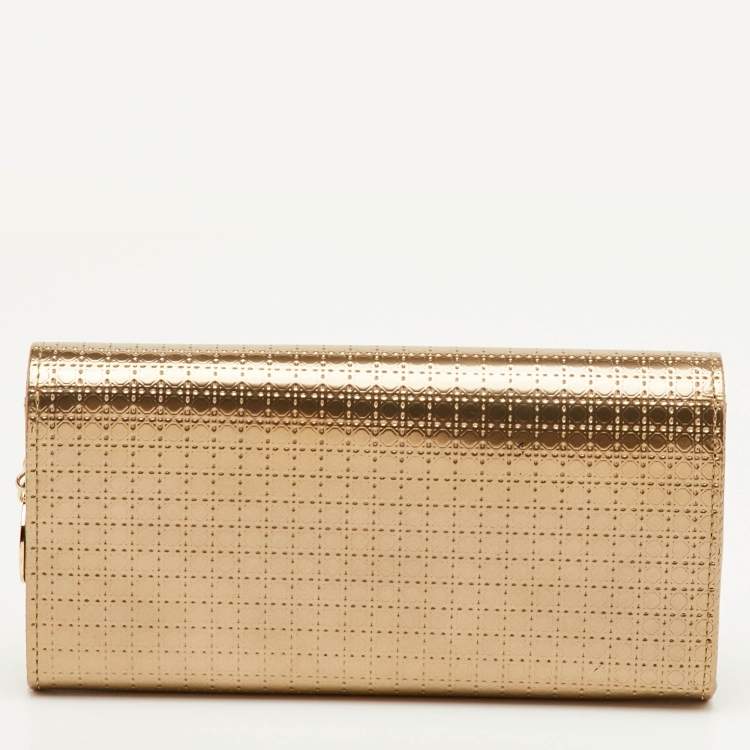 مملوكة مسبقًا Dior Lady Dior Croisiere Gold Microcannage Patent Leather Wallet On Chain