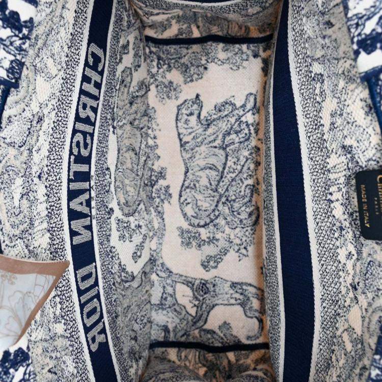 Pre Owned Christian Dior 2021 Navy/White Toile de Jouy Embroidered Medium Book Tote