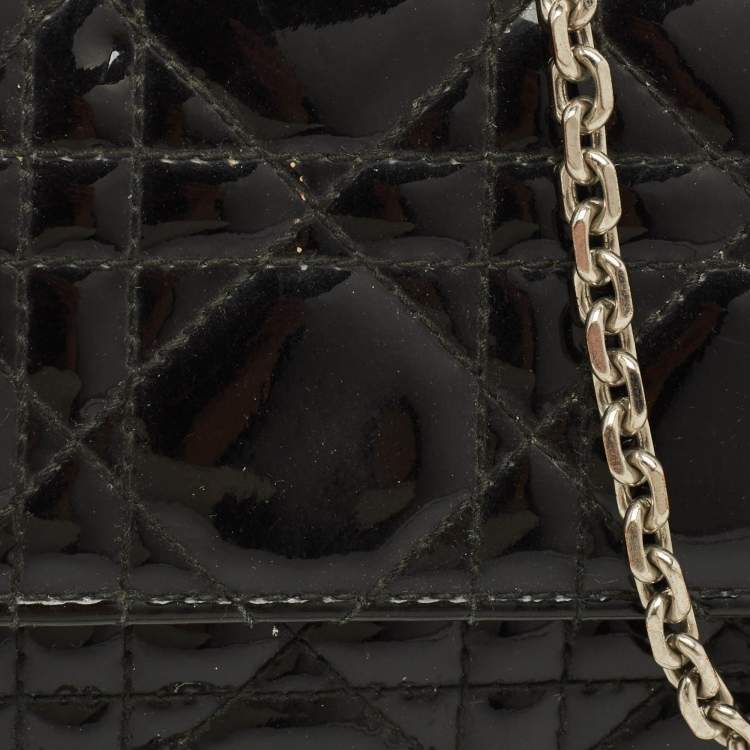 مملوكة مسبقًا Dior Lady Dior Black Cannage Patent Leather Chain Clutch