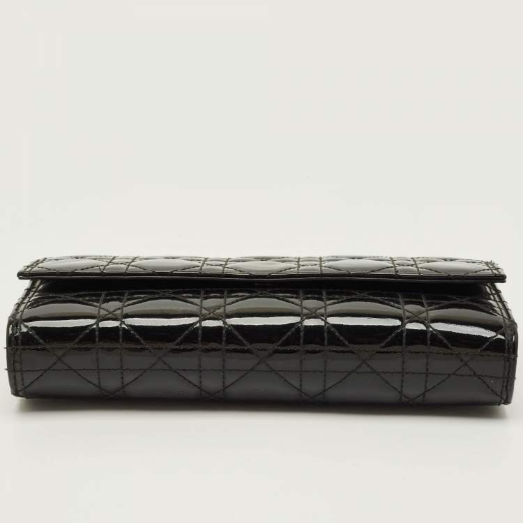 مملوكة مسبقًا Dior Lady Dior Black Cannage Patent Leather Chain Clutch