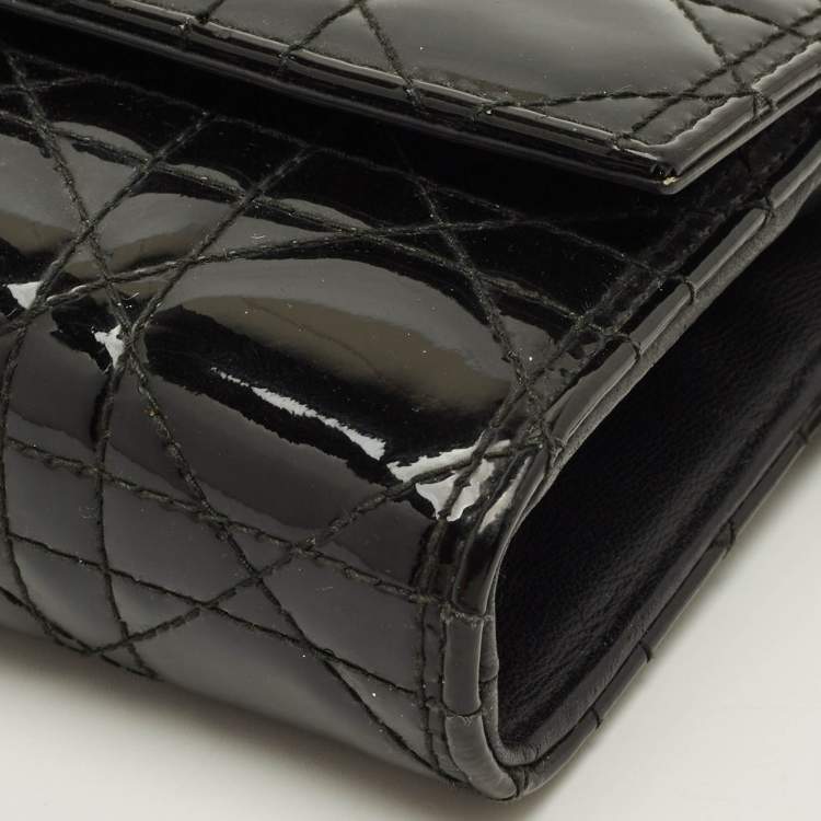 مملوكة مسبقًا Dior Lady Dior Black Cannage Patent Leather Chain Clutch