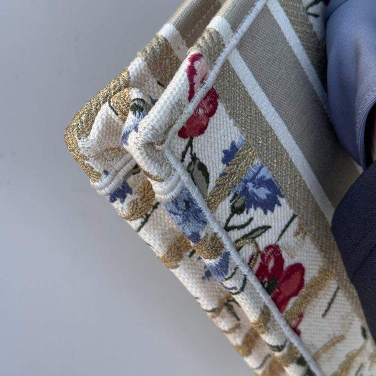 Pre Owned Dior Limited edition hibiscus embroidered mini tote