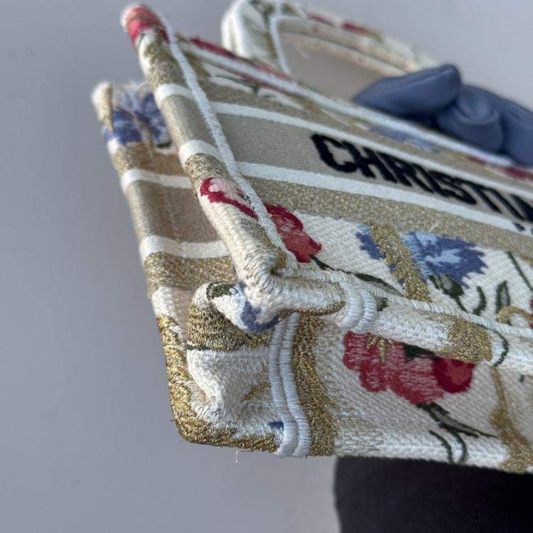 Pre Owned Dior Limited edition hibiscus embroidered mini tote