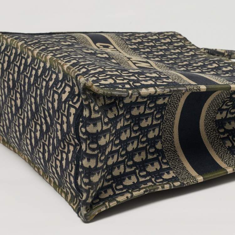 Pre Owned Dior Book Large Blue Oblique Embroidered Canvas Tote