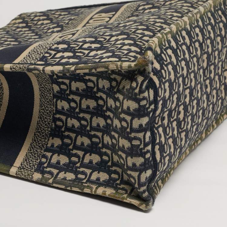 Pre Owned Dior Book Large Blue Oblique Embroidered Canvas Tote