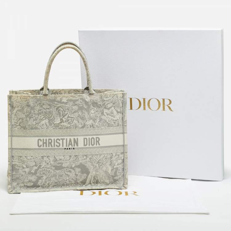 مملوكة مسبقًا Dior Toile De Jouy Grey/White Large Embroidered Canvas Book Tote