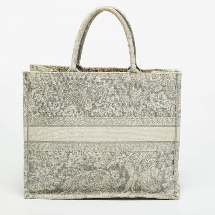 مملوكة مسبقًا Dior Toile De Jouy Grey/White Large Embroidered Canvas Book Tote