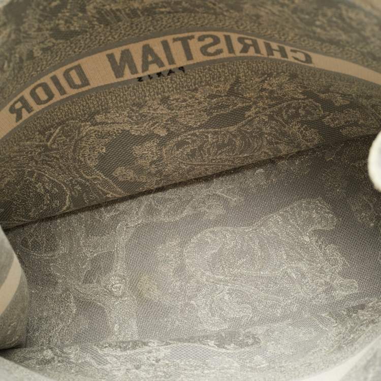 مملوكة مسبقًا Dior Toile De Jouy Grey/White Large Embroidered Canvas Book Tote
