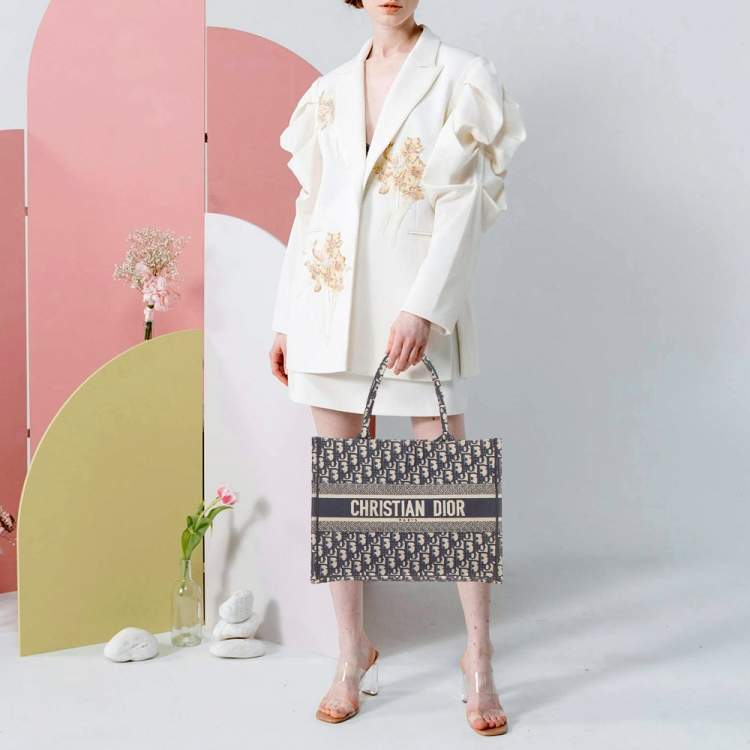 Pre Owned Dior Oblique Embroidered Book Medium Navy Blue Canvas Tote