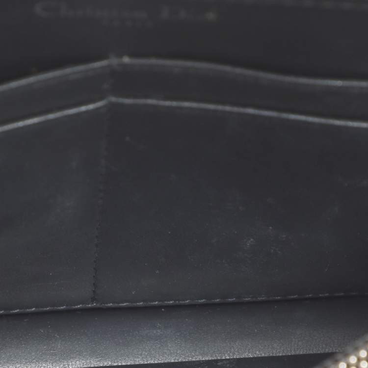 Pre Owned محفظة بسلسلة ديور ديوراما جلد براءات اختراع ميكرو كاناج أزرق معدني