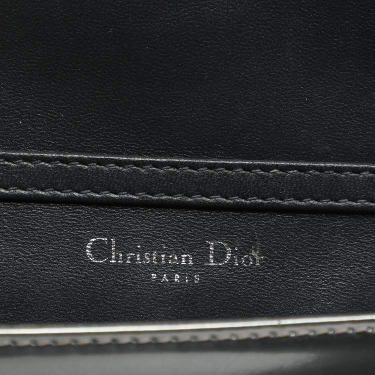 Pre Owned محفظة بسلسلة ديور ديوراما جلد براءات اختراع ميكرو كاناج أزرق معدني