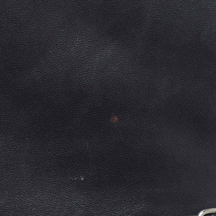 Pre Owned محفظة بسلسلة ديور ديوراما جلد براءات اختراع ميكرو كاناج أزرق معدني