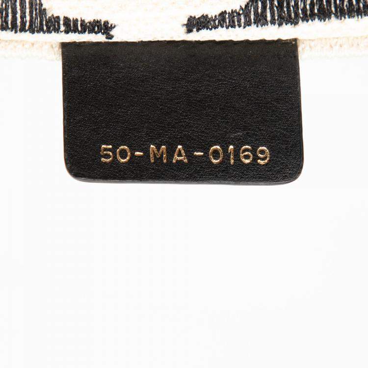 Pre Owned Dior White DiorAmour Large Embroidered Canvas Je T aime Book Tote