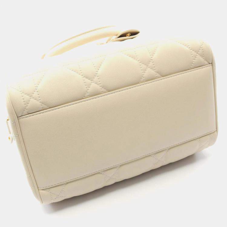 Pre Owned Christian Dior Dior Groove 25 Macrocannage Handbag Leather White