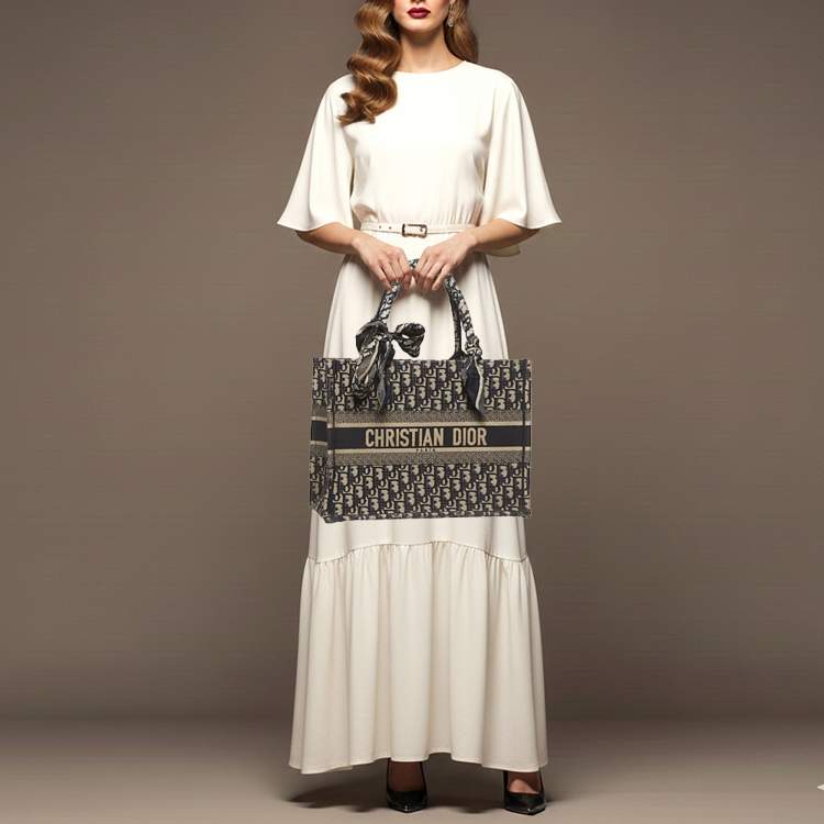 مملوكة مسبقًا حقيبة يد ديور قماش مطرزة أوبليك أزرق كحلي متوسطة