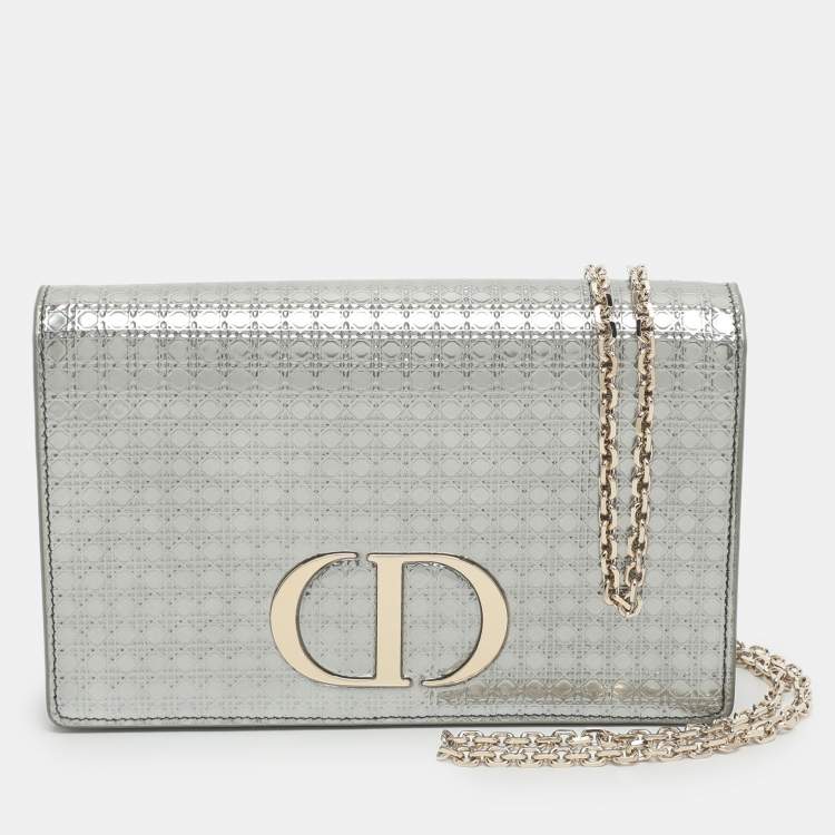 Pre Owned Dior 2 in 1 30 Montaigne Silver Microcannage Patent Leather Pouch