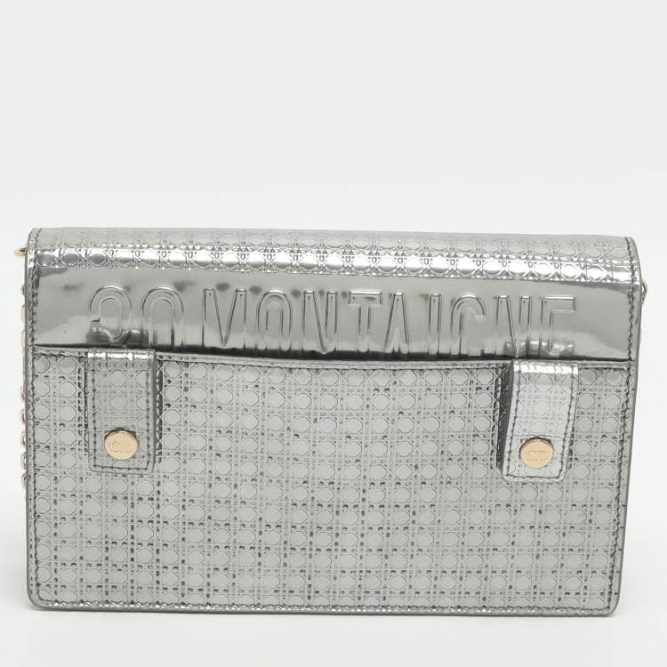 Pre Owned Dior 2 in 1 30 Montaigne Silver Microcannage Patent Leather Pouch