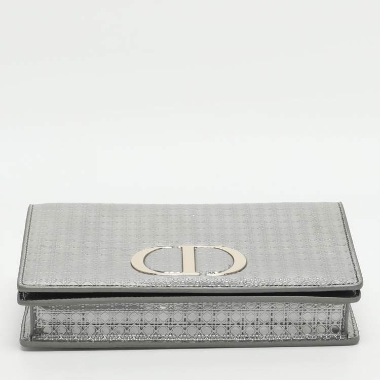 Pre Owned Dior 2 in 1 30 Montaigne Silver Microcannage Patent Leather Pouch